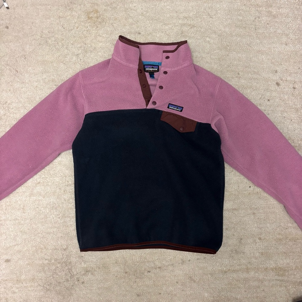 pink and navy Patagonia synchilla
